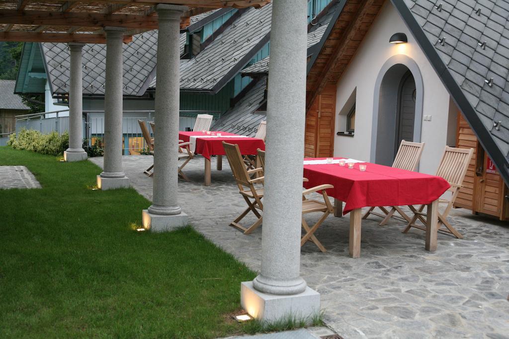 Apartments Cvetje V Jeseni Škofja Loka Exterior foto